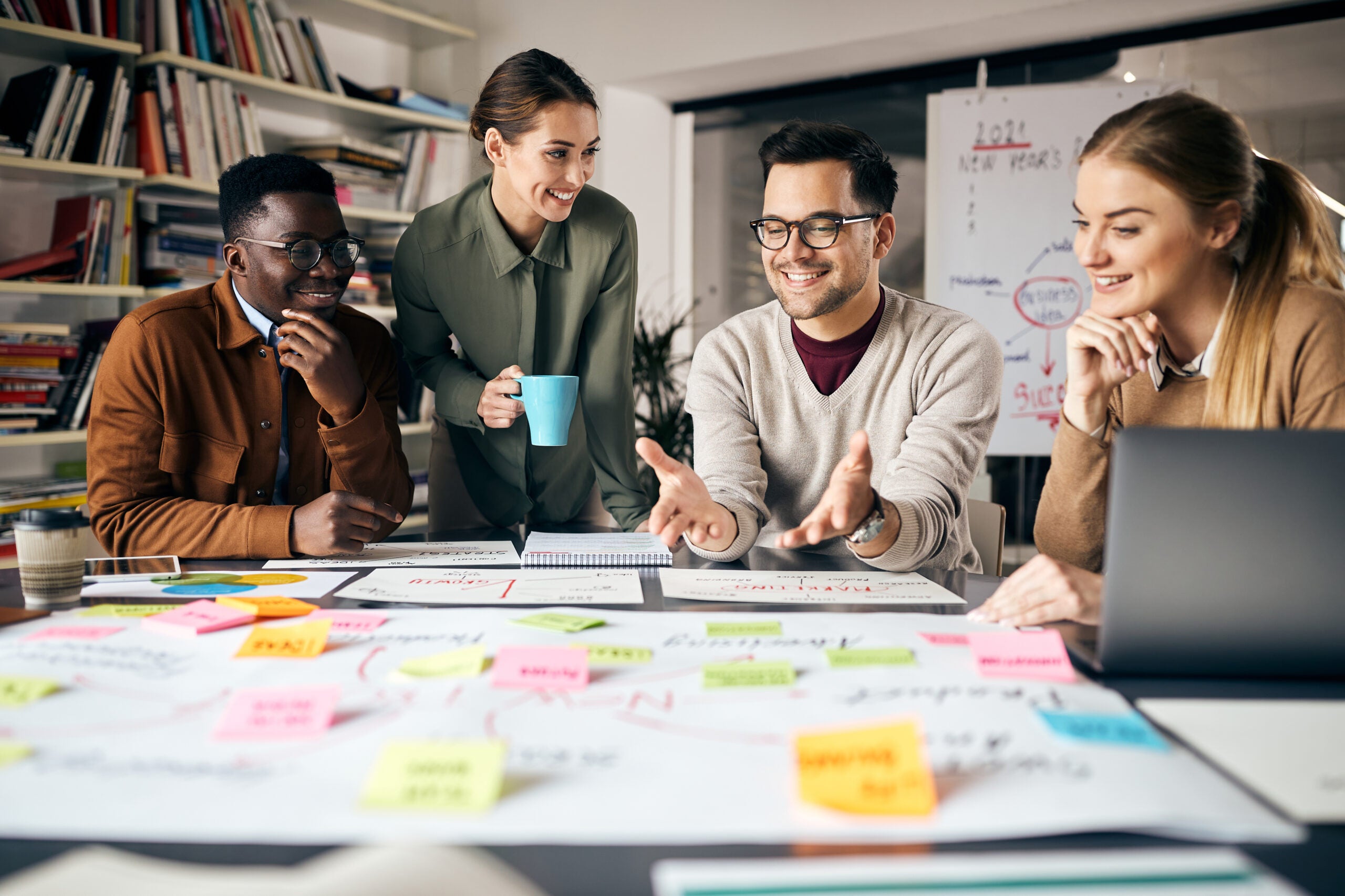 Descubra o melhor CNAE para empresa de marketing digital e escolha o código ideal para garantir conformidade tributária e fiscal.